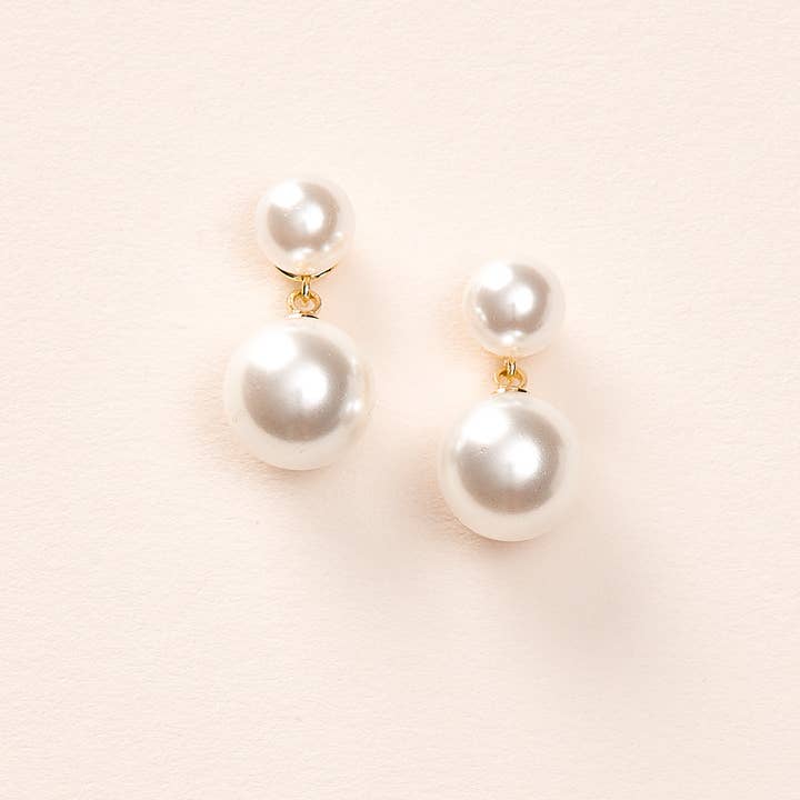 Dareth Colburn Designs - Wholesale Hangende/ronde oorbellen - Nadine Pearl Dangle oorbellen1