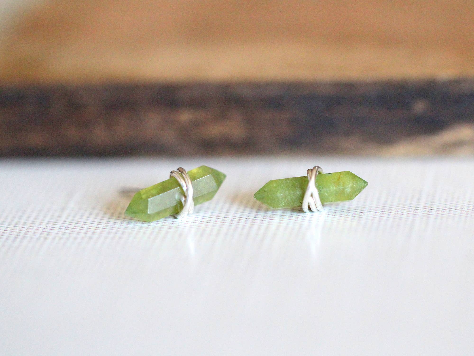 Saressa Designs – Engroshandel Ørestikkere – Crest Studs - Peridot7