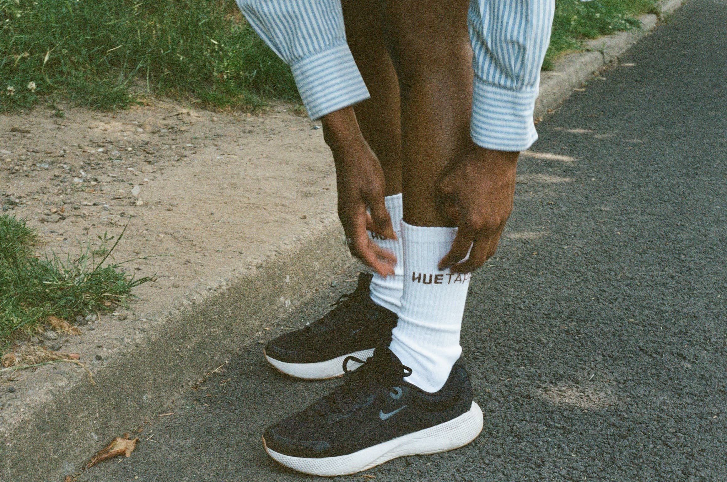 HUETAPE - Wholesale Socks - Unisex - White Compression Socks 1