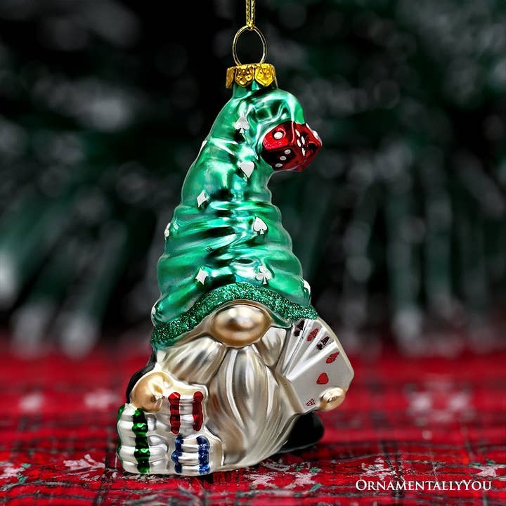 Décoration en verre en forme de nain de casino poker, mignon joueur de Noël pour la vente par OrnamentallyYou
