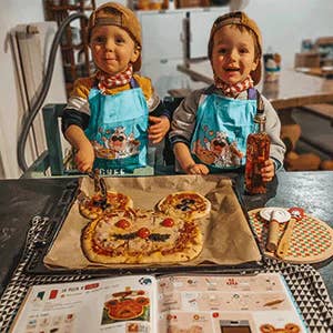 White Knight Toys Inc. - Wholesale Cookbook - Chef Club Kids Recipes From Around The World with a BONUS