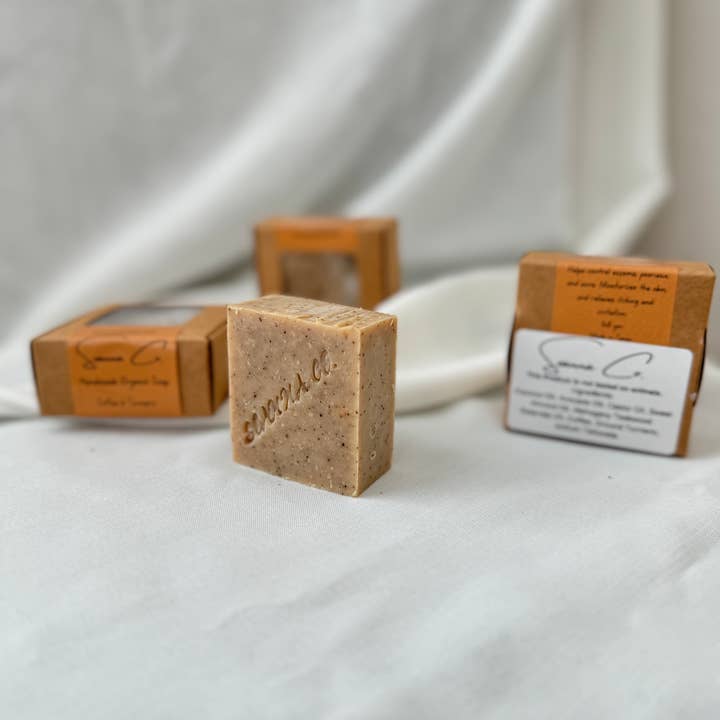 Kaffee- und Kurkuma-Seife, ganz natürliches, handgemachtes Gesichtspeeling. für den Großhandel von Soanna Candle Co.