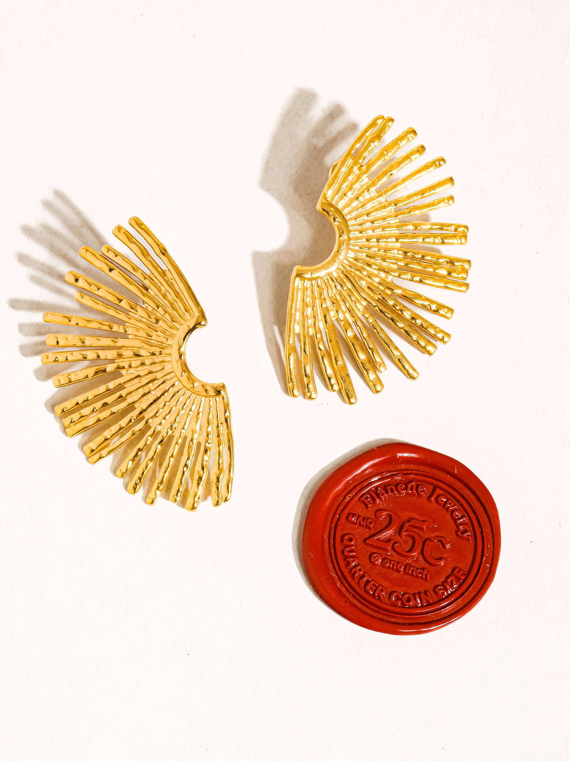 Bisous 18K Gold Non-Tarnish Sunburst Earring for wholesale on Faire2