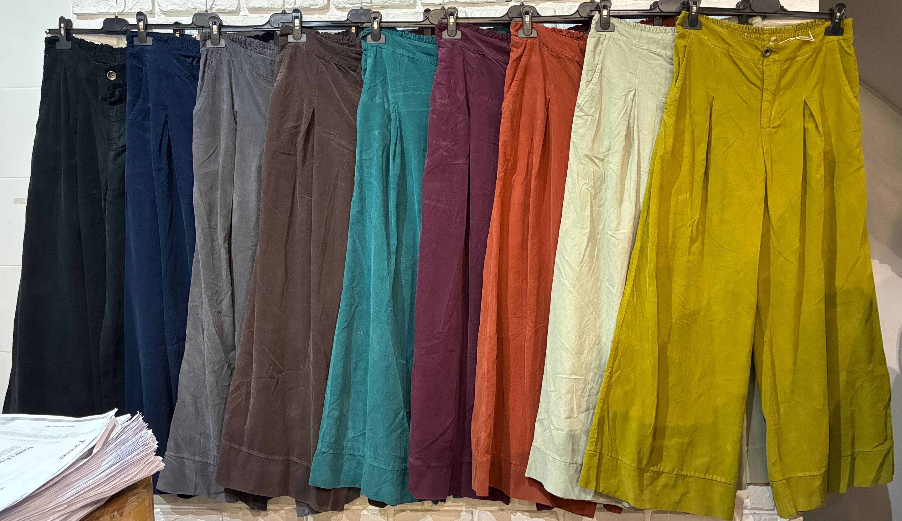 la maison des fibres naturelles - Venta al por mayor Pantalones - Mujer - Pantalón de pinzas de terciopelo 6595 100% algodón16