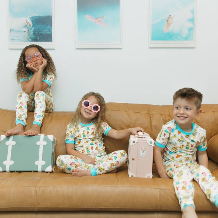 Cream Multi Arthurâ„¢ Family Vacation Bamboo Short Sleeve Kids Pajama Set for wholesale on Faire2