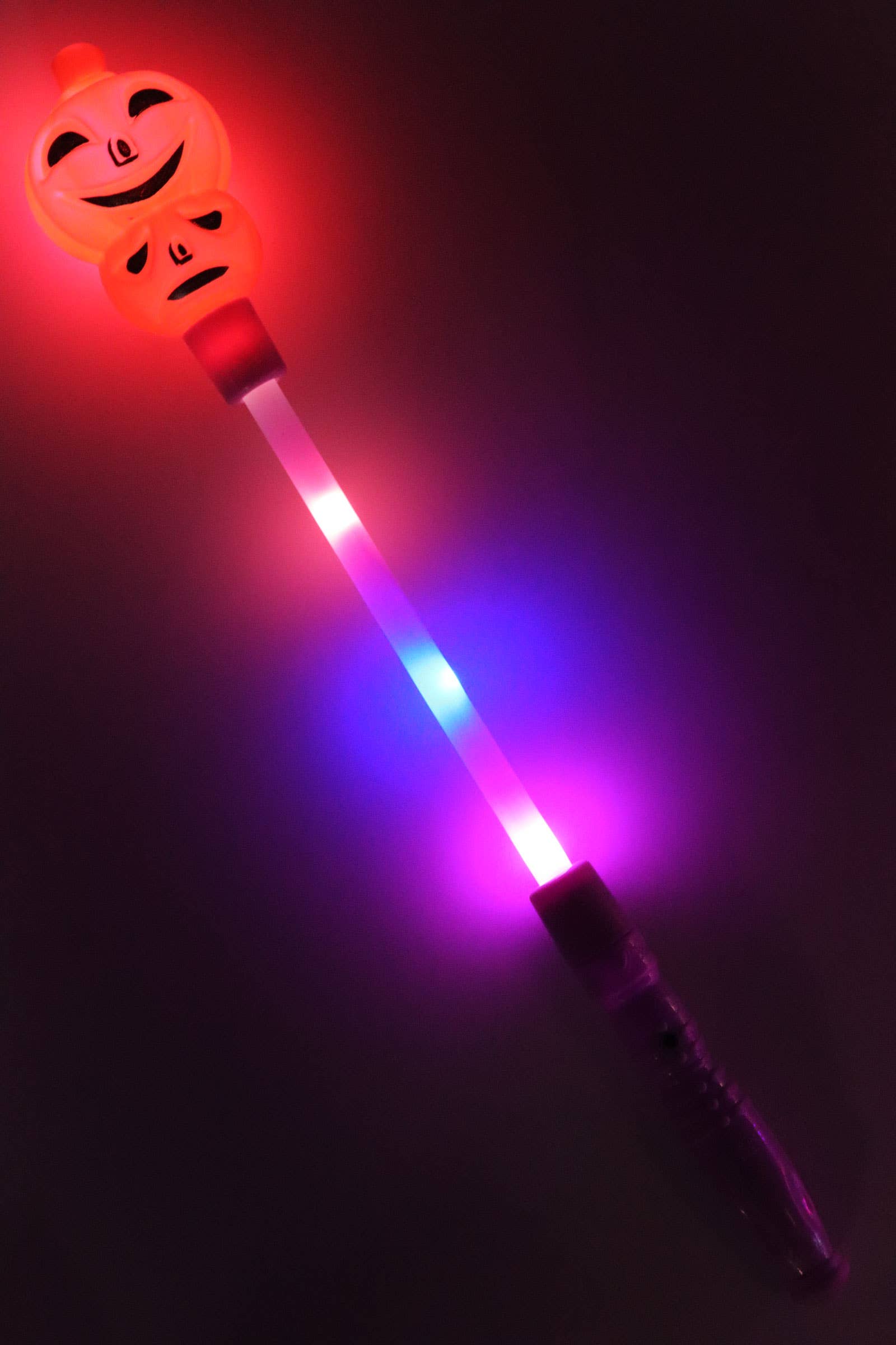 ASSORTI Bâton lumineux tête de citrouille crâne d'Halloween en vente sur Faire4