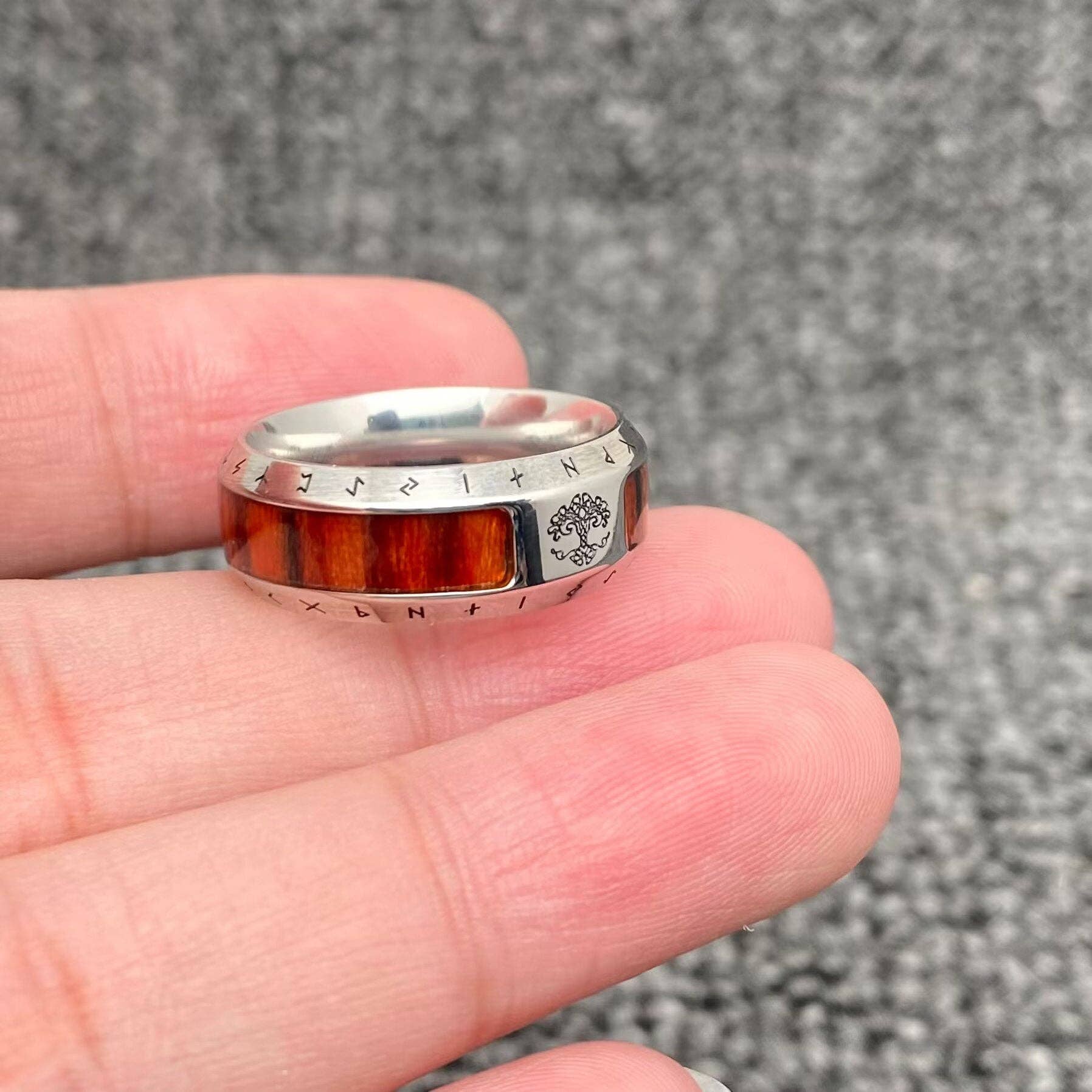 Mio Queena – Anel de banda por atacado – Anel Vintage Viking árvore da vida com runas em aço inoxidável -MJ/MR0