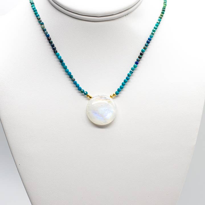Collier à pendentif pierre de lune et chrysocolle pour la vente par Susan Roberts Jewelry