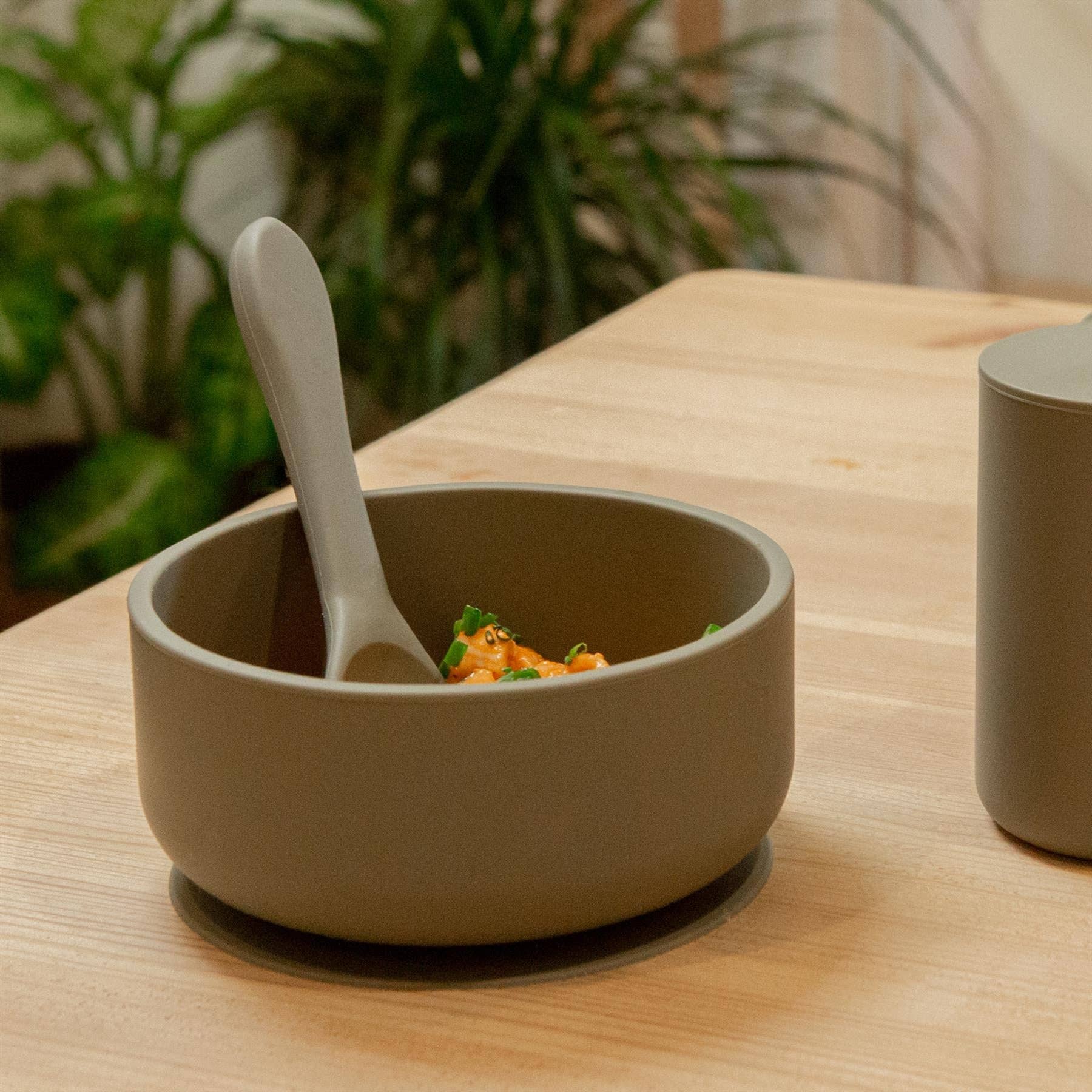 Rinkit Ltd - Wholesale Bowl - Kids & Baby - Baby Silicone Suction Bowl with Lid - By Tiny Dining9