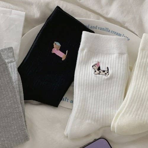 JOSSLYN by wall to wall - Wholesale Socks - Women's - WOMAN ANIMAL DOG HALF CREW THROWBACK SOCKS | 40S020681