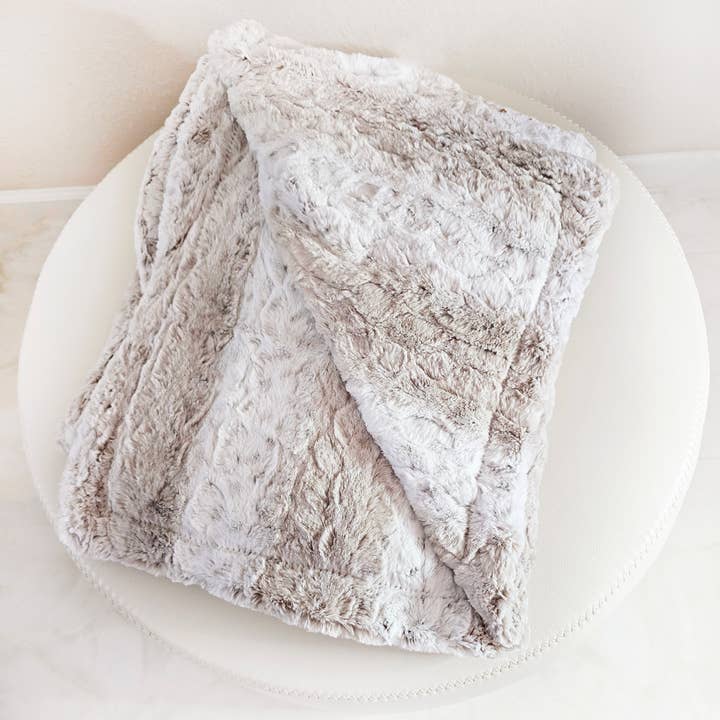 Two Lumps of Sugar - Wholesale Throw Blanket - Tan Snow Leopard 50 x 60 Minky Faux Fur Blanket