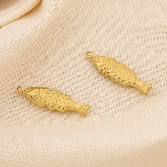 2 Marine Charms Fish Pendant Stainless Steel 0625133 for wholesale by Lilas de Seine
