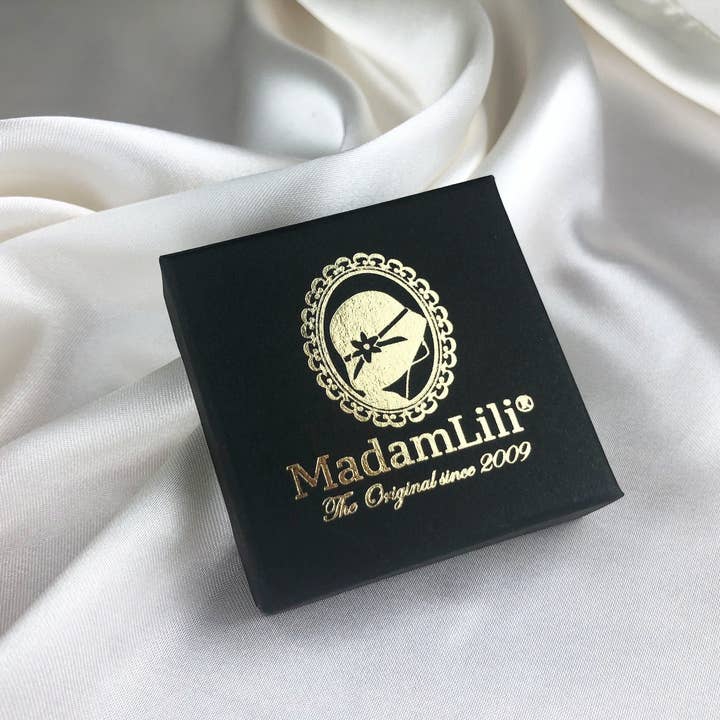 MadamLili - Vendita all'ingrosso Collana con ciondolo/pendaglio - Collana incisa con rondine dorata portafortuna - Sterli 925