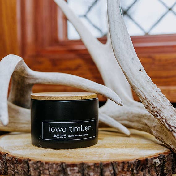 Dirt Road Candle Co – Engroshandel Glaslys – Iowa Timber Candle2