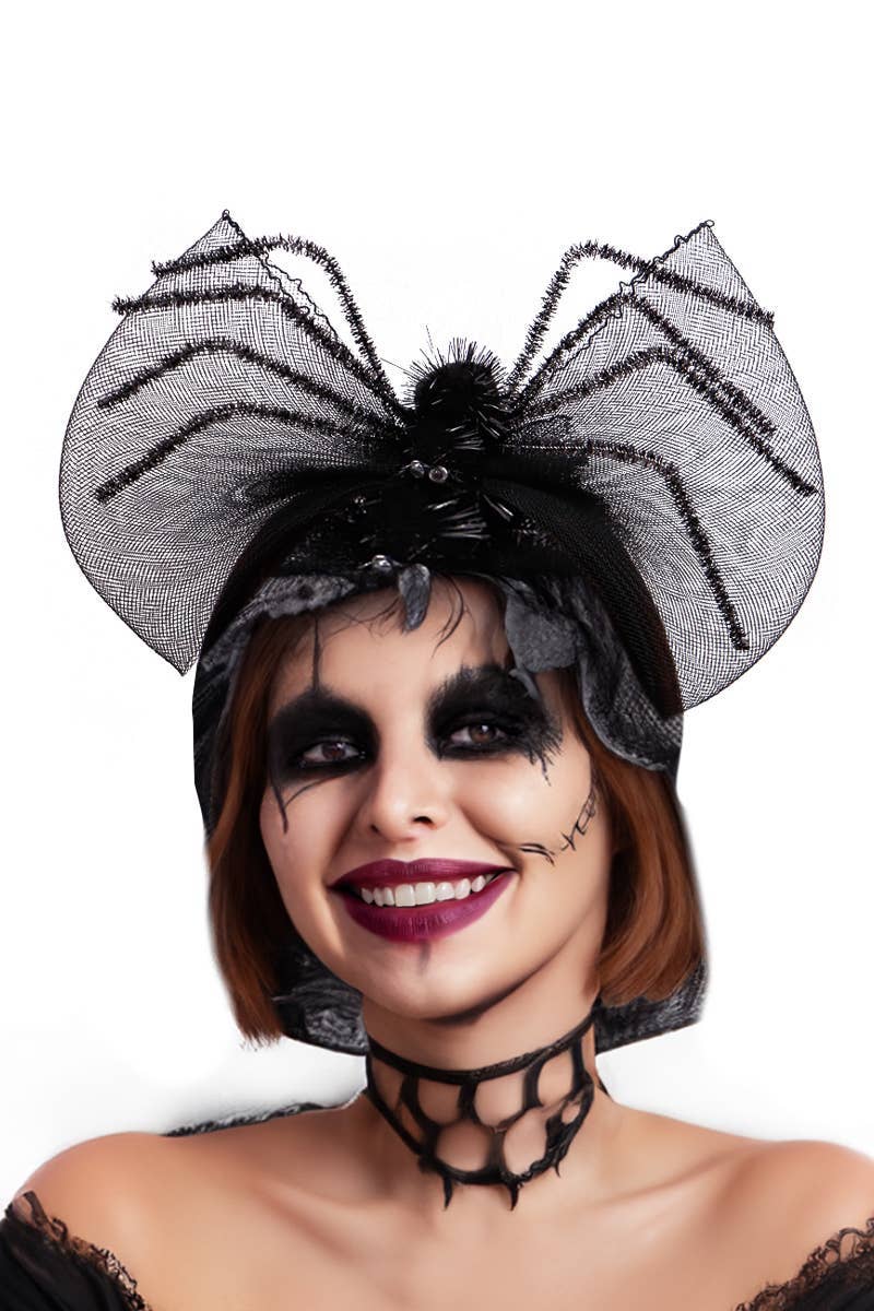 ASSORTITI Fascia per capelli con nastro in pizzo Gothic Spider Fascinator in vendita all'ingrosso su Faire1