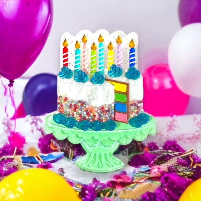 Lipstick & Chrome - Vente Broches - Broche Gâteau d'Anniversaire "Slice, Slice Baby" par Lipstick & Chrome x Club Eggie2