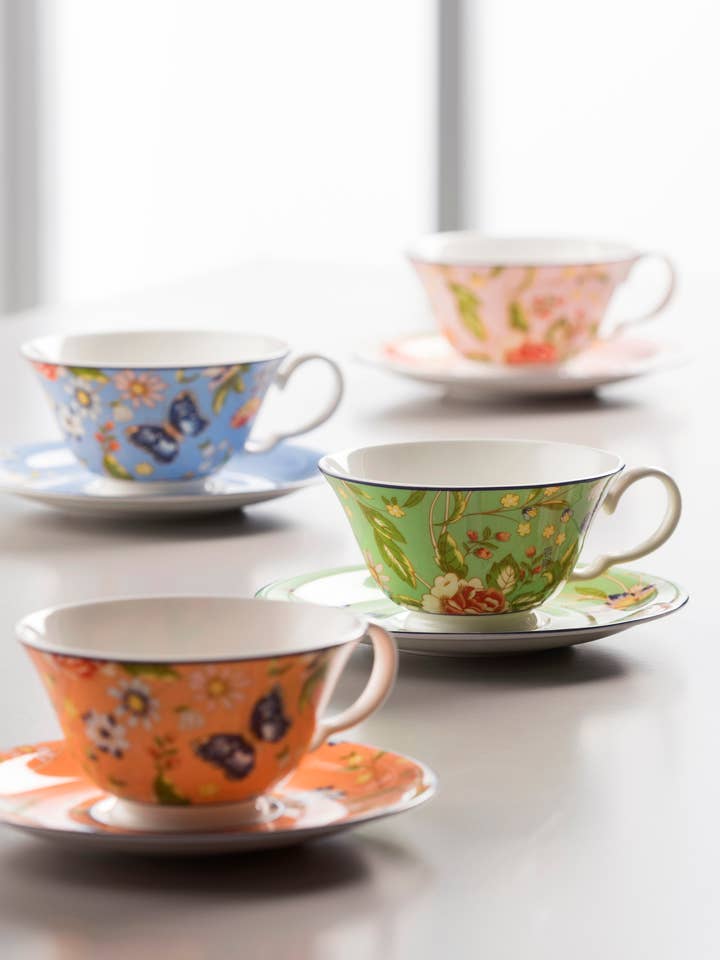 Ensemble de 4 tasses avec soucoupe rose de la collection Aynsley pour la vente par muybritish