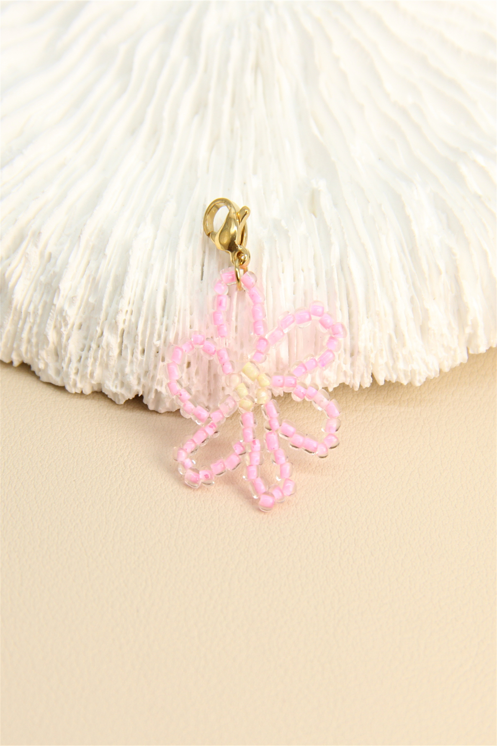 BELLISSIMA BIJOUX - Wholesale Individual Charm/Pendant - Beaded flower pendant in seed beads0