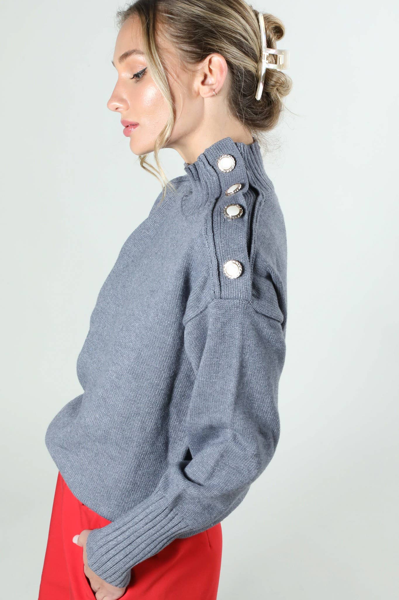 Vine & Love – Pulôver - Mulher por atacado – Camisola de Malha com Gola Alta e Detalhe de Botões VT8146624