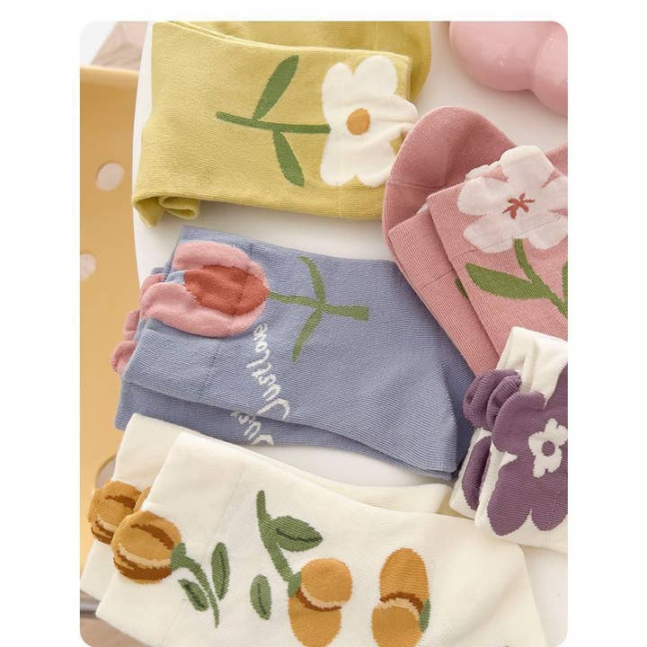 Tourtiwi - Wholesale Socks - Women's - Tulip flower mid-calf socks soft socks