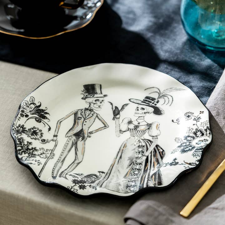 Assiette à dessert/salade Halloween Skeletons de 8,5 pouces pour la vente par Grace Teaware