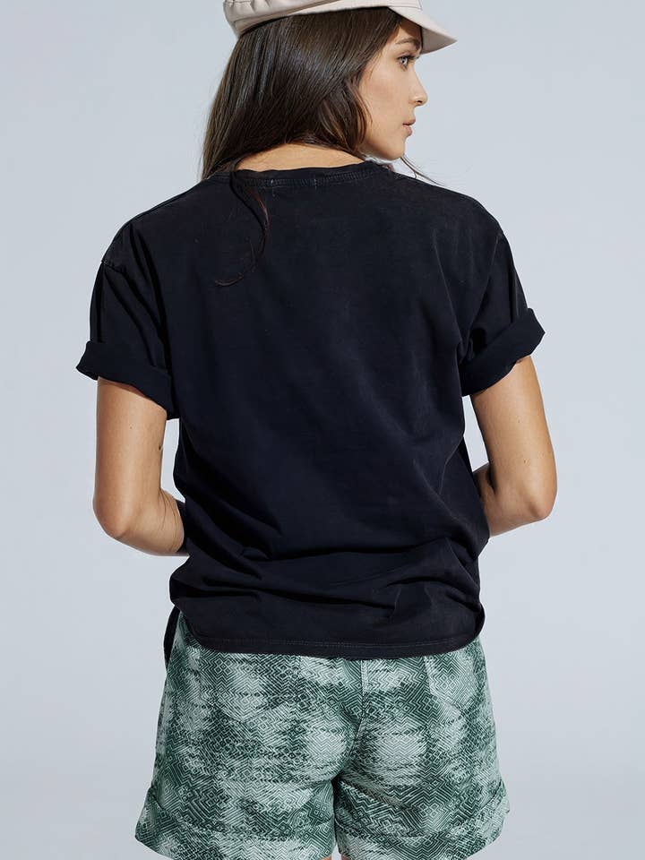 Black T-shirt With famous Names Logos At The Front for wholesale on Faire3