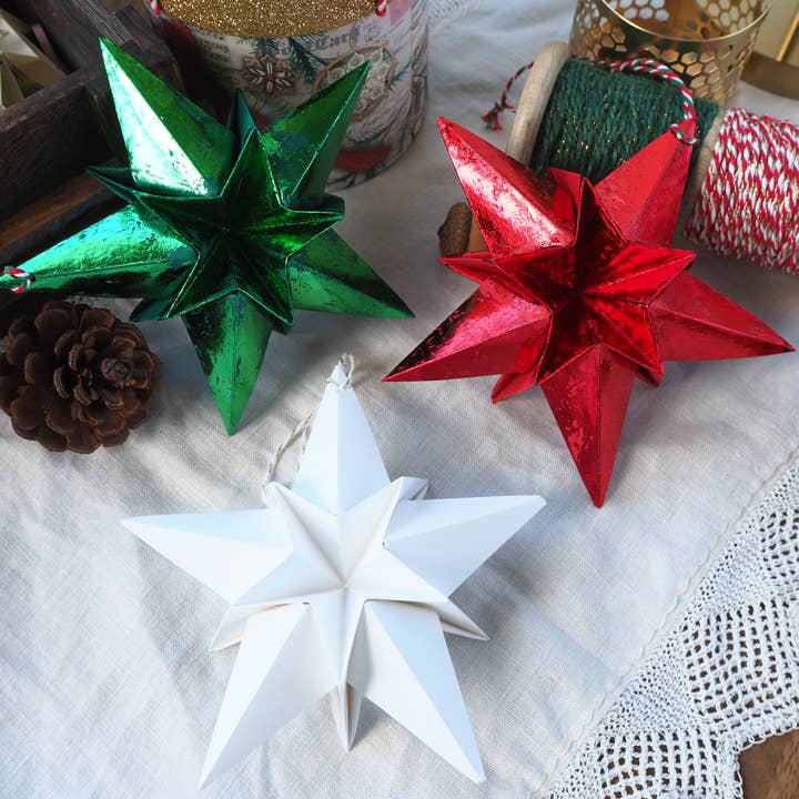 Joyful Array – Großhandel Weihnachtsschmuck – Weihnachtssterndekoration aus metallischem rotem Papier5