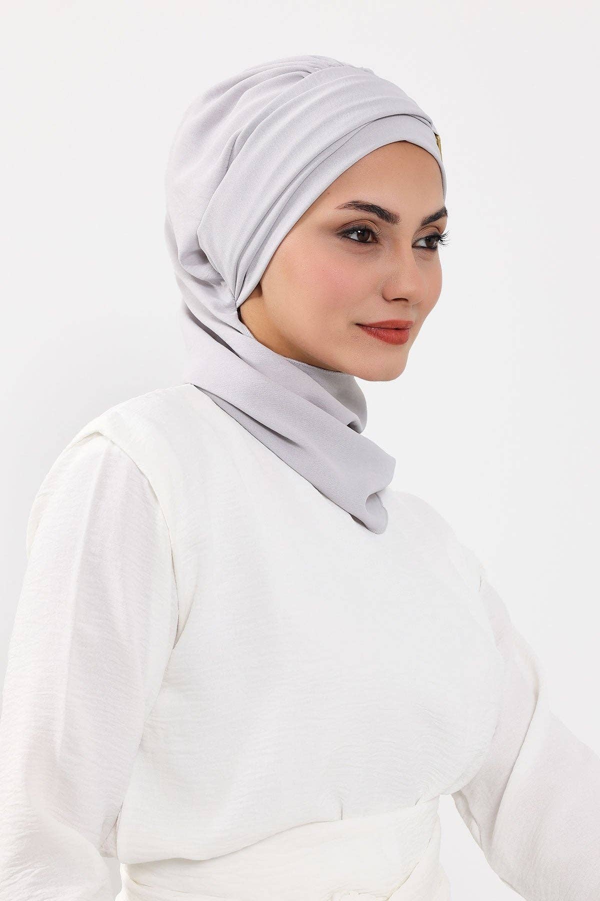 Aisha's Design – wholesale Hijab – Women’s – Modest Fashion Instant Aerobin Turban with Leopard Pattern Accessory, Pre-Tied Aerobin Hijab with Chic Metal Accessory,HT-11A49