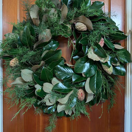 Lucknow Southern and Company – Coroa de flores por atacado – Grinalda clássica de Lucknow Southern Magnolia & Fresh Evergreens