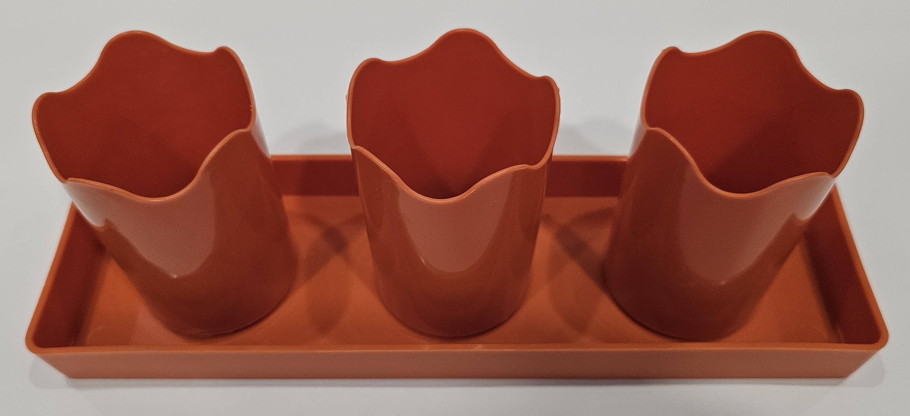 Austin Planter - Wholesale Plant Pot - Wavy 2-inch APW Flower 3-Pots with 1-Rectangle Saucer2