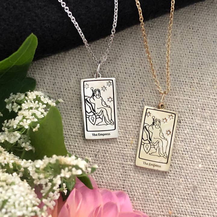 Memento Mori Designs NYC - Venta al por mayor Collares con colgantes/abalorios - Collar de tarot - La Emperatriz - Oro