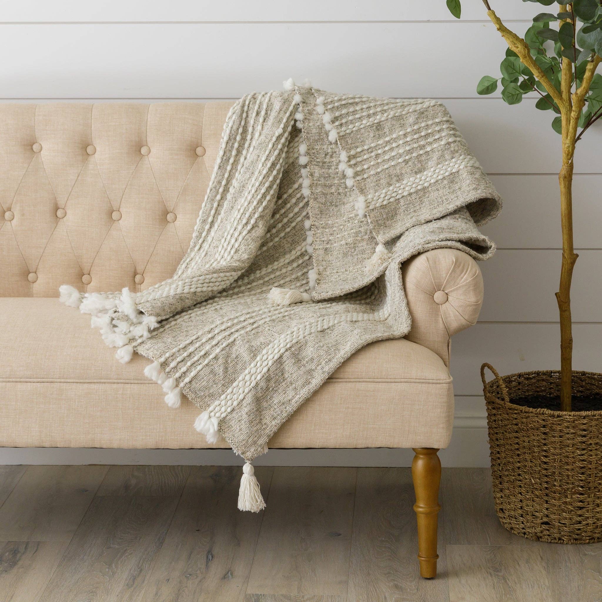 Audrey's Home & Gift - Wholesale Throw Blanket - Throw - Woven with Textures and Tassels (PC)