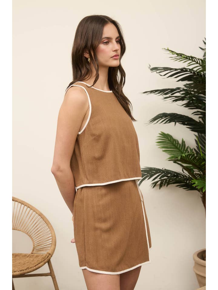 The Workshop Studio - Wholesale Blouse - Women's - CONTRAST TRIM SLEEVELESS LINEN CROP TOP