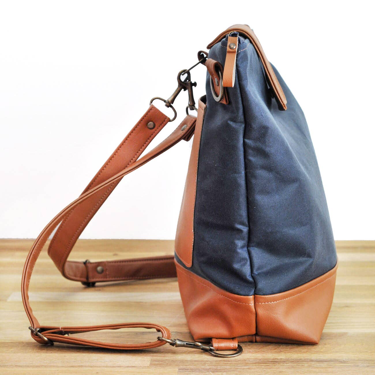 Lauren Holloway - Wholesale Backpack - Women's - Waterproof Convertible Backpack4