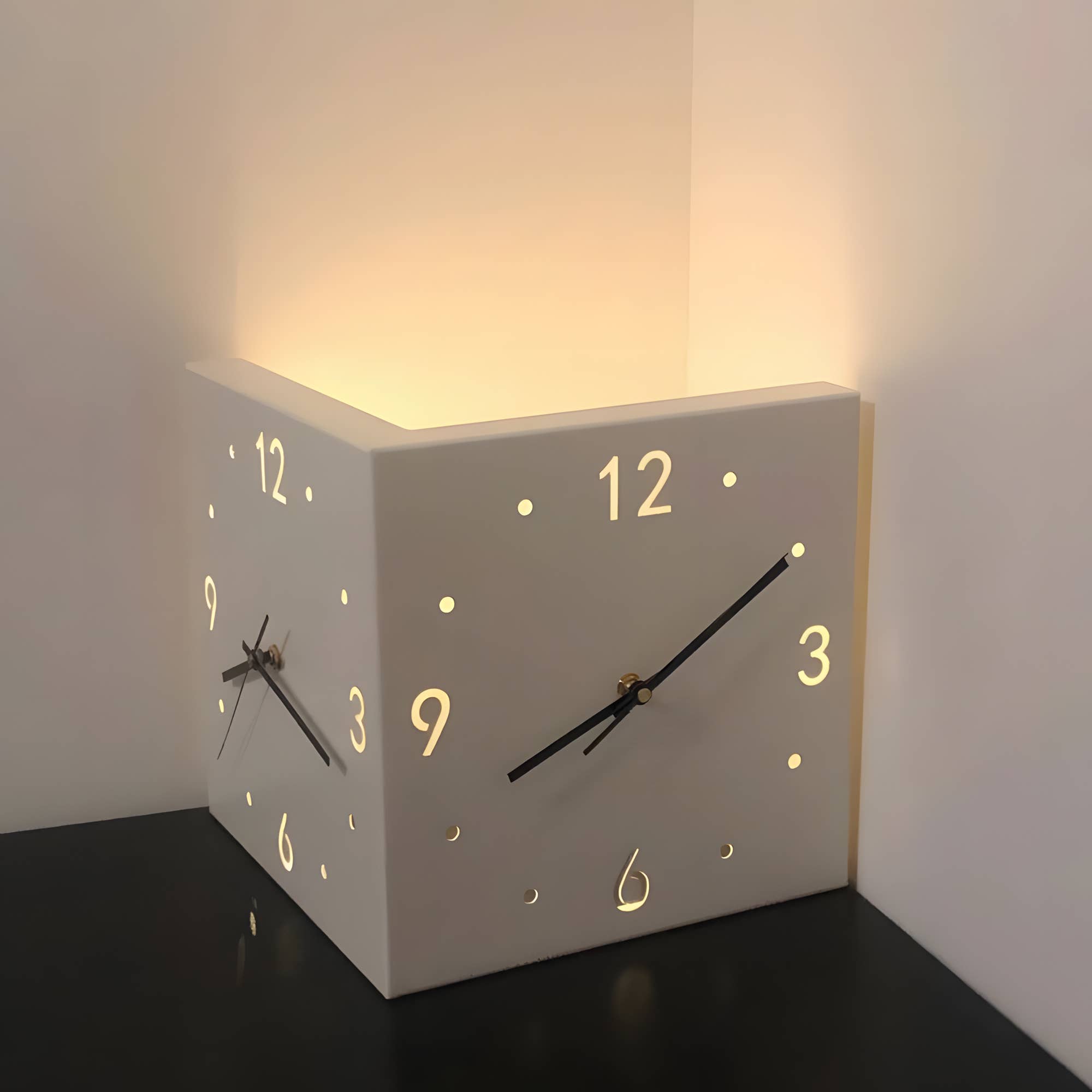 EP Design Lab - Vente Horloges murales - Horloge d'angle rétroéclairée par capteur sonore Horloge LED Lumineuse4