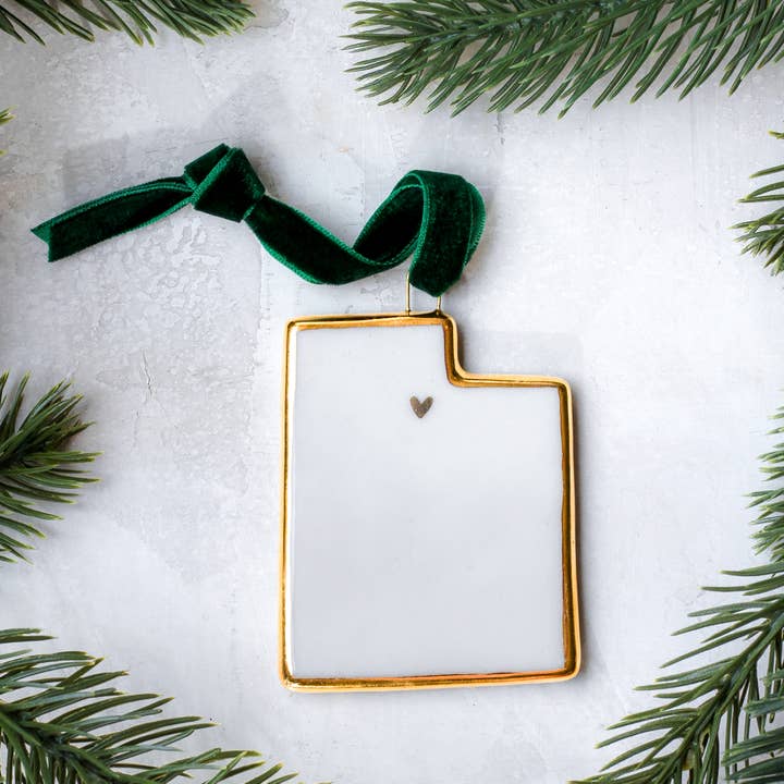 Ornamento statale in porcellana dello Utah fatto a mano con oro per la vendita all'ingrosso da parte di Apricity Ceramics