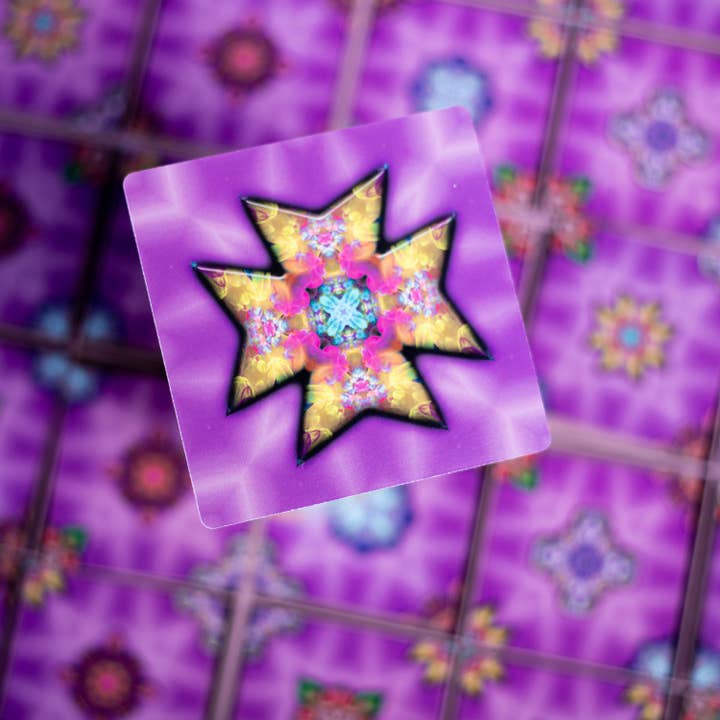 Calliope Games - Wholesale Board Game - Four Corners Kaleidoscope™ - A Living Puzzle Family Game3