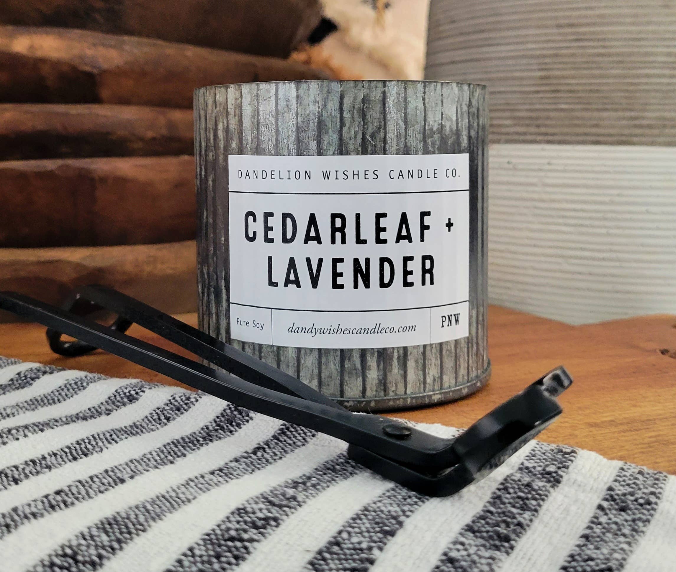 Dandelion Wishes Candle Co. – Engroshandel Glaslys – 12 ounce Rustik Galvaniseret Tin Candle16