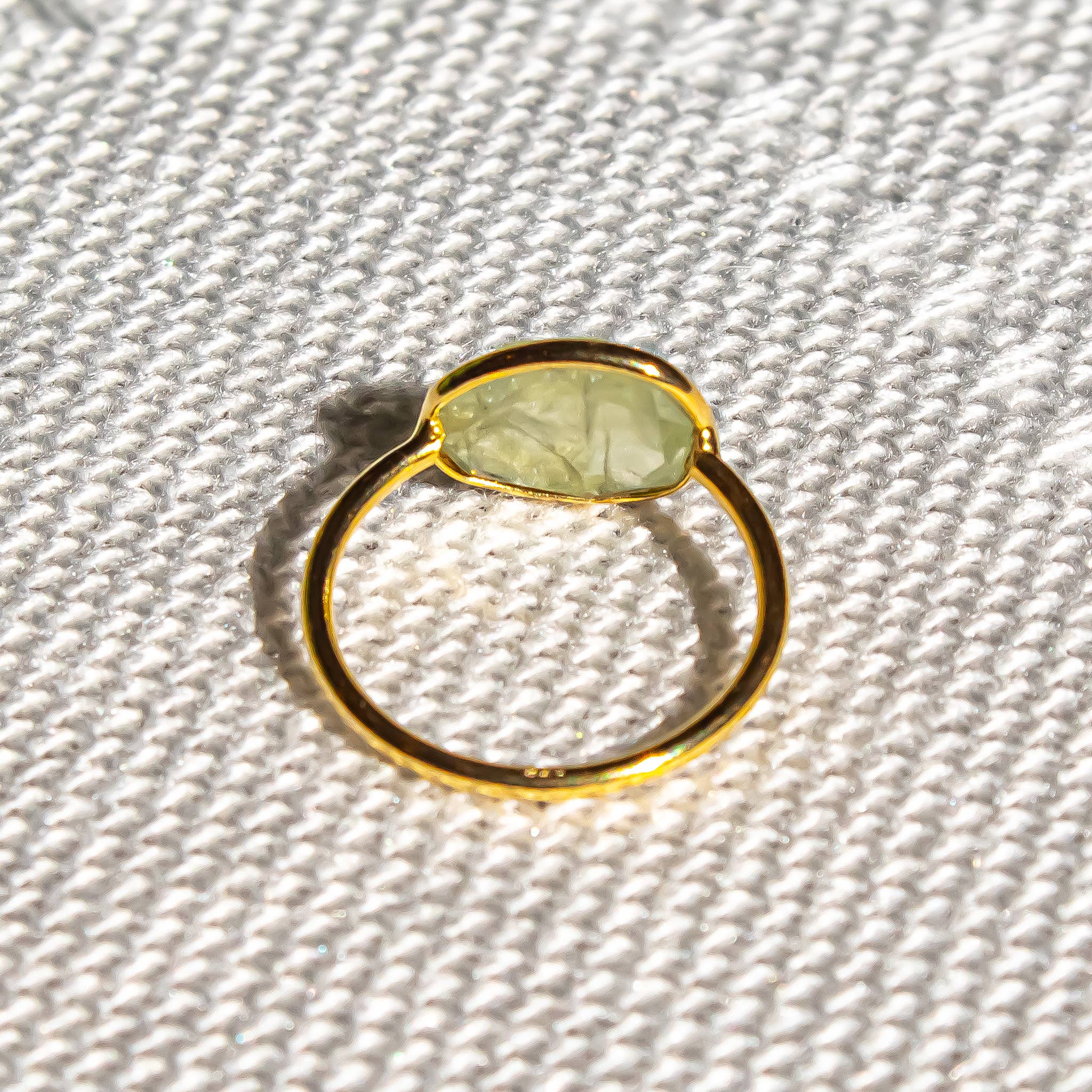 Quasar Gems USA – wholesale Single stone/solitaire ring – Prehnite Ring Sterling Silver 18K Gold Micron Abstract3