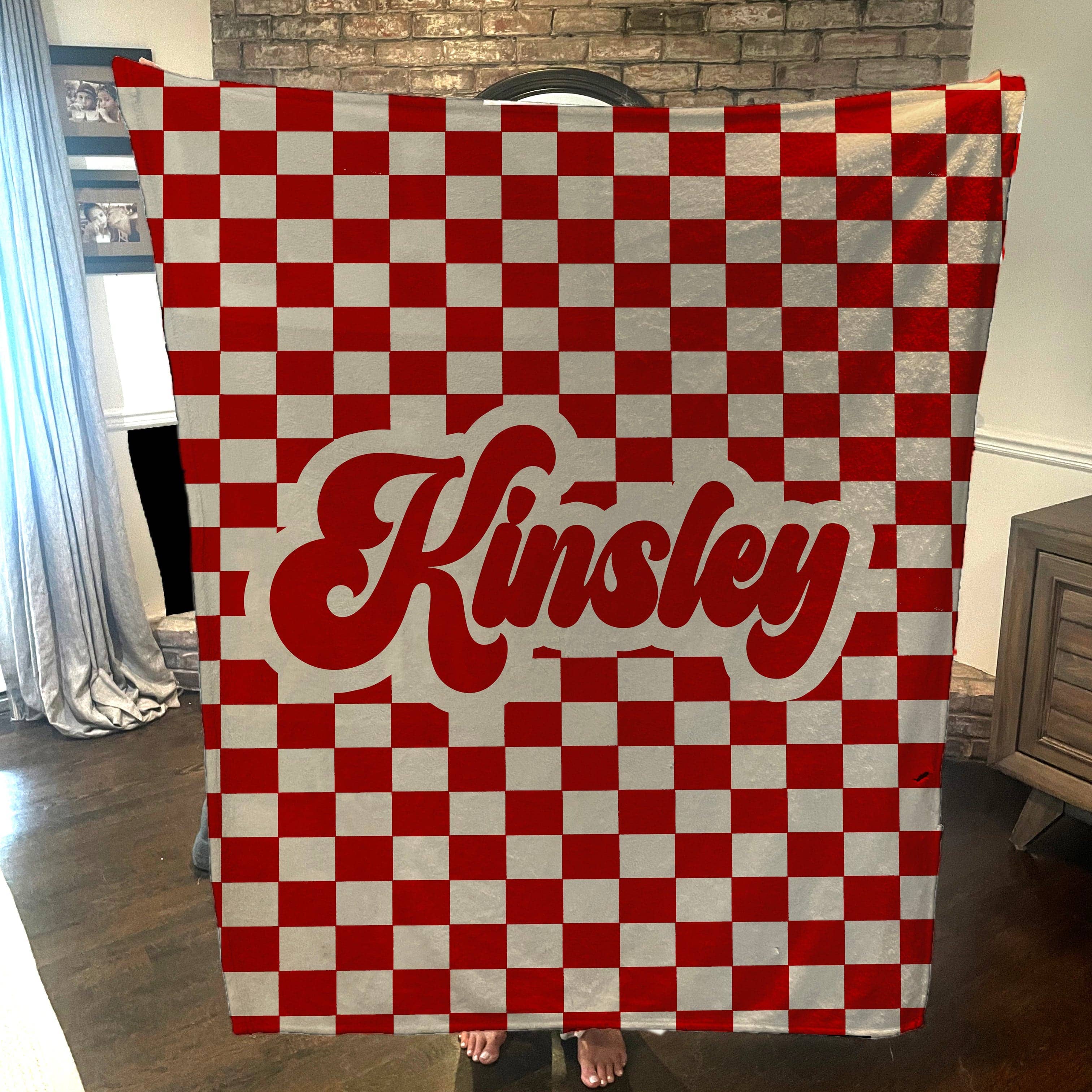 Monogramonline Inc. – wholesale Throw blanket – Retro Checkers name blanket - Available in 16 colors - Personalized with a name - the perfect gift5