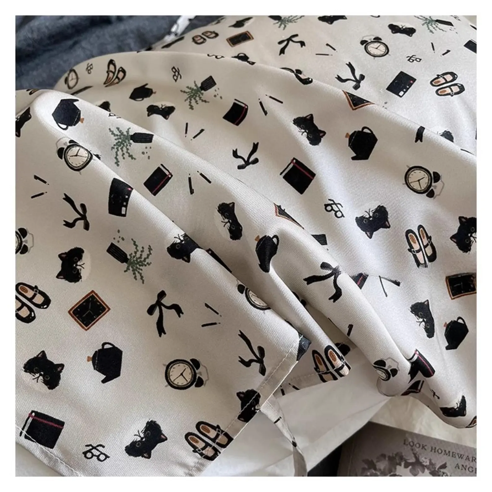 Lian Collection - Wholesale Bedding pillowcase/sham - 100% Mulberry Silk Pillowcase with Fashion Icon Graphic3