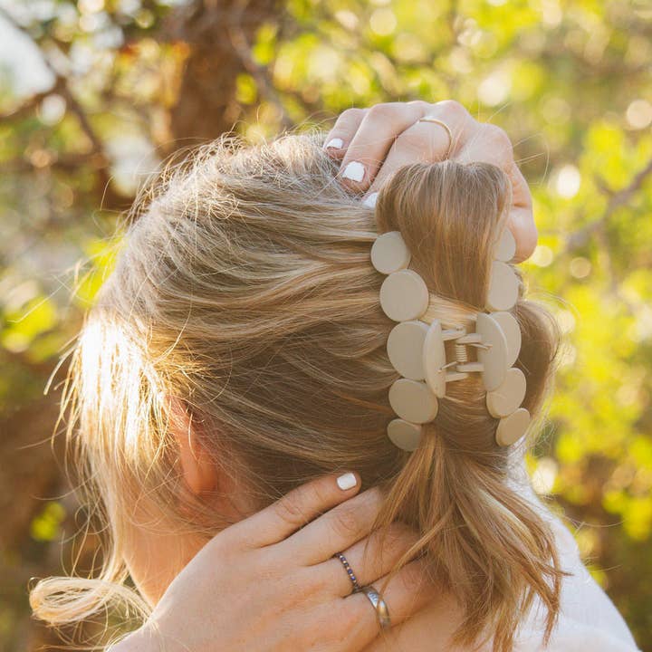 Shop Andi - Wholesale Hair Clip - Women's - Circles Claw Clip25