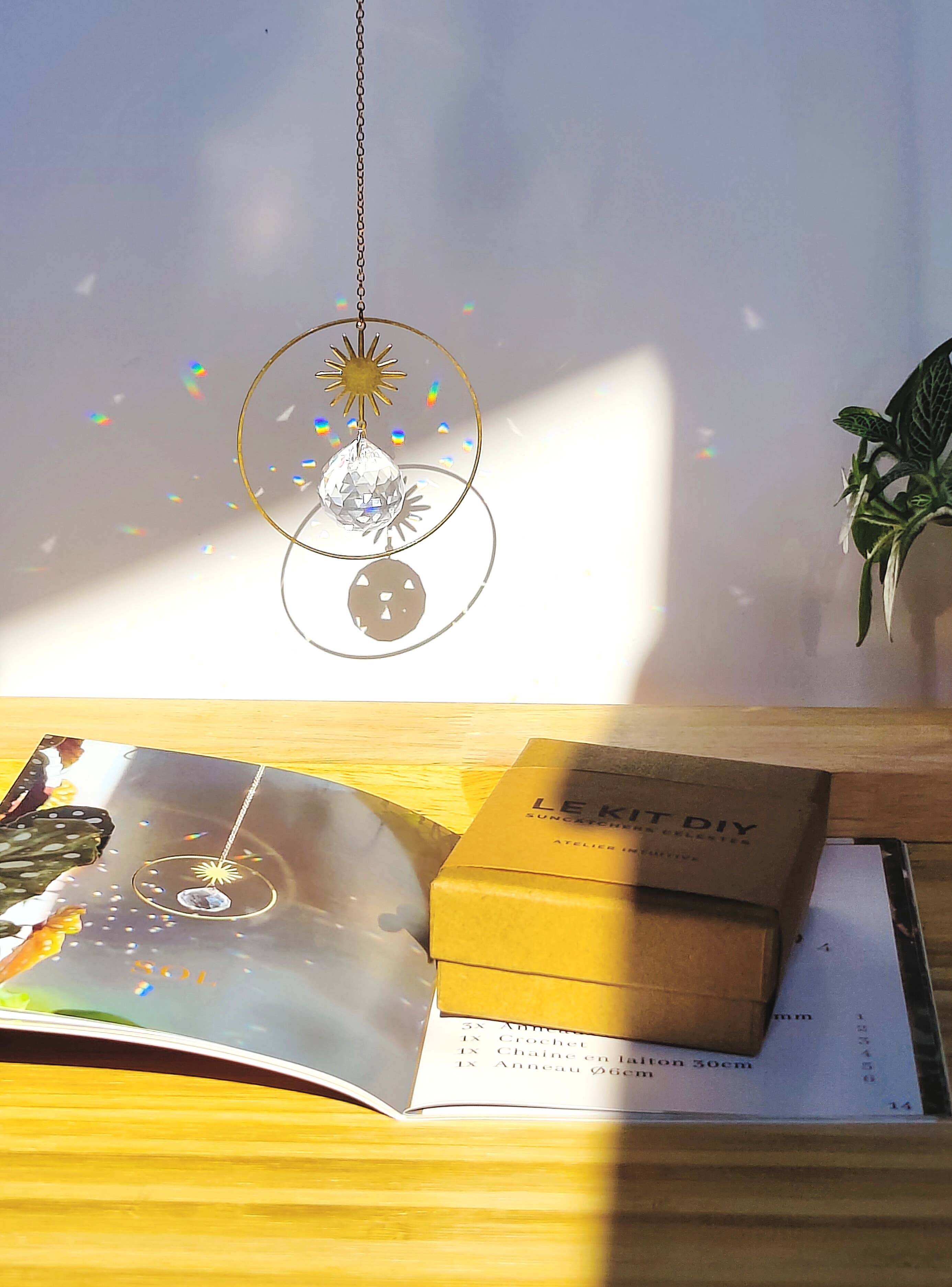 Atelier Intuitive - Wholesale DIY Craft Kit - DIY KIT ✧ Celestial Suncatchers, Booklet FR & EN4