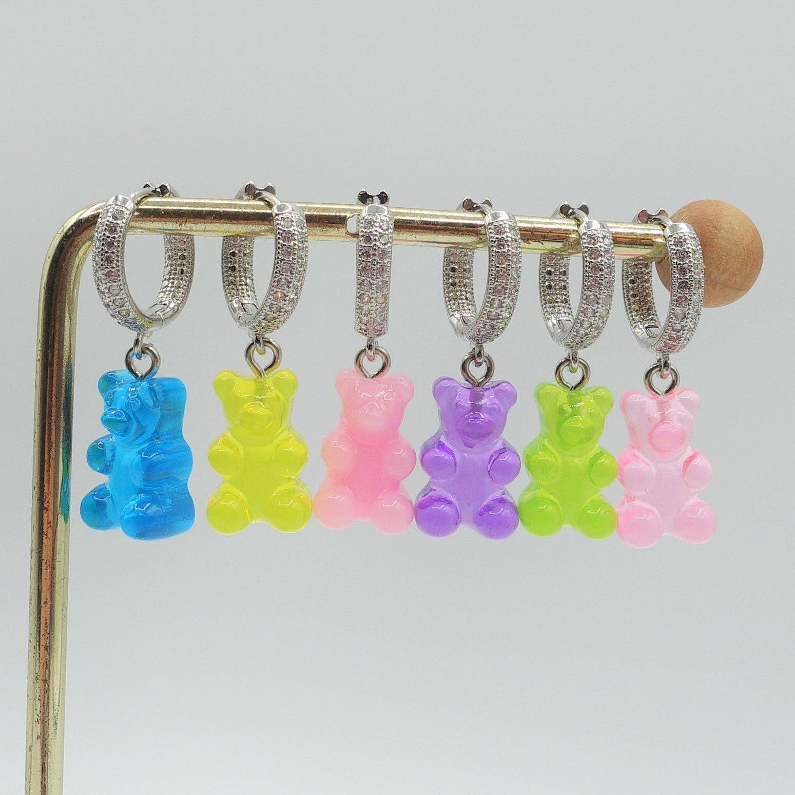 Daemon srls - Wholesale Dangle Earrings - WINNY CRYSTAL ~ gummy bear ~ Orecchini a cerchio con Zirconi1