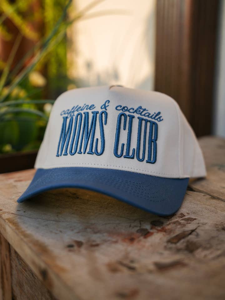 GORRA DE LONA DEL CLUB DE MAMÁS DE CAFEÍNA Y CÓCTELES para venta al por mayor de Summer Tees