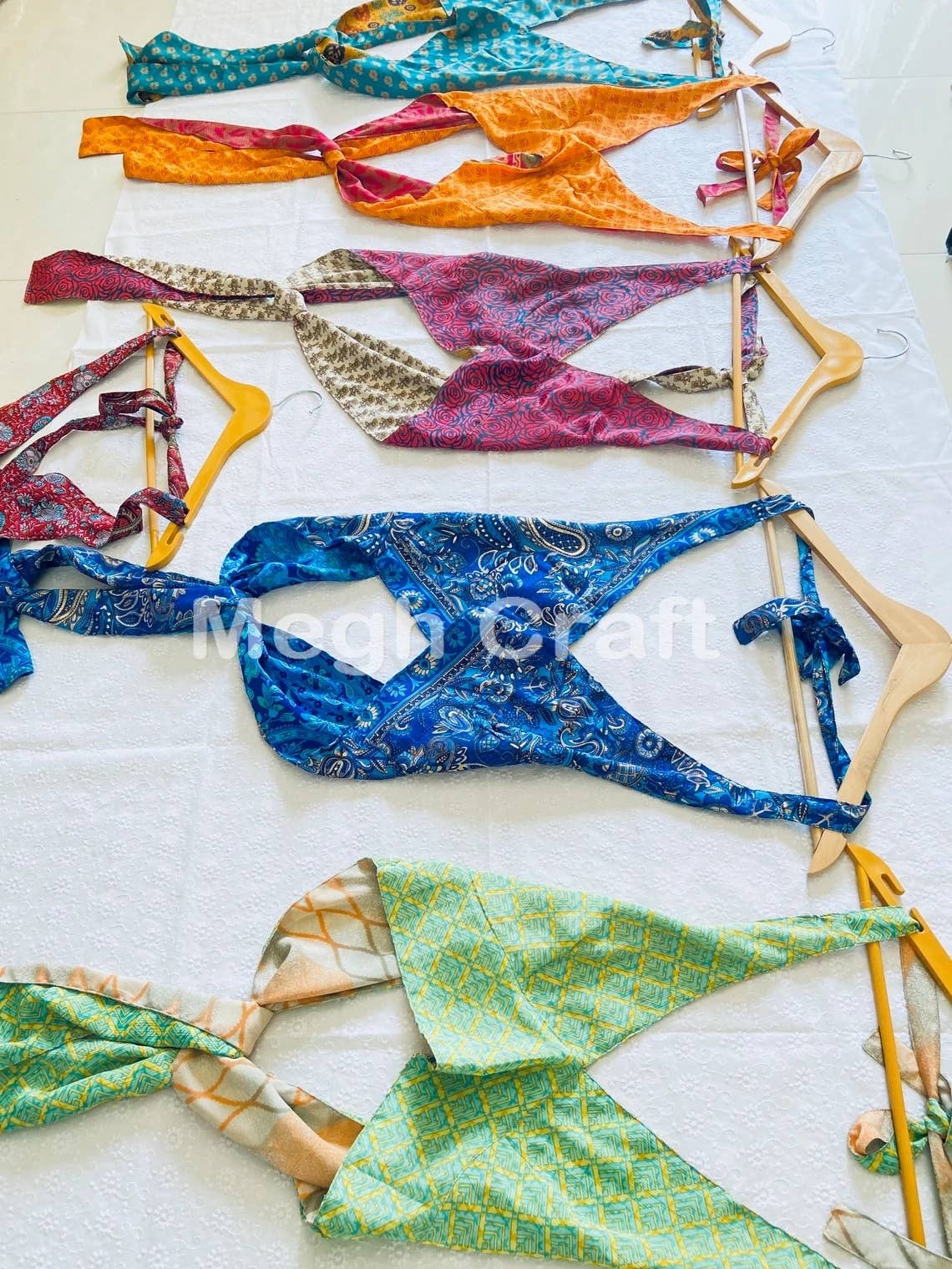 Meghcraft – Engroshandel Bluse - Dame – Upcycle silke vendbar haltertop med bindebånd i halsen8