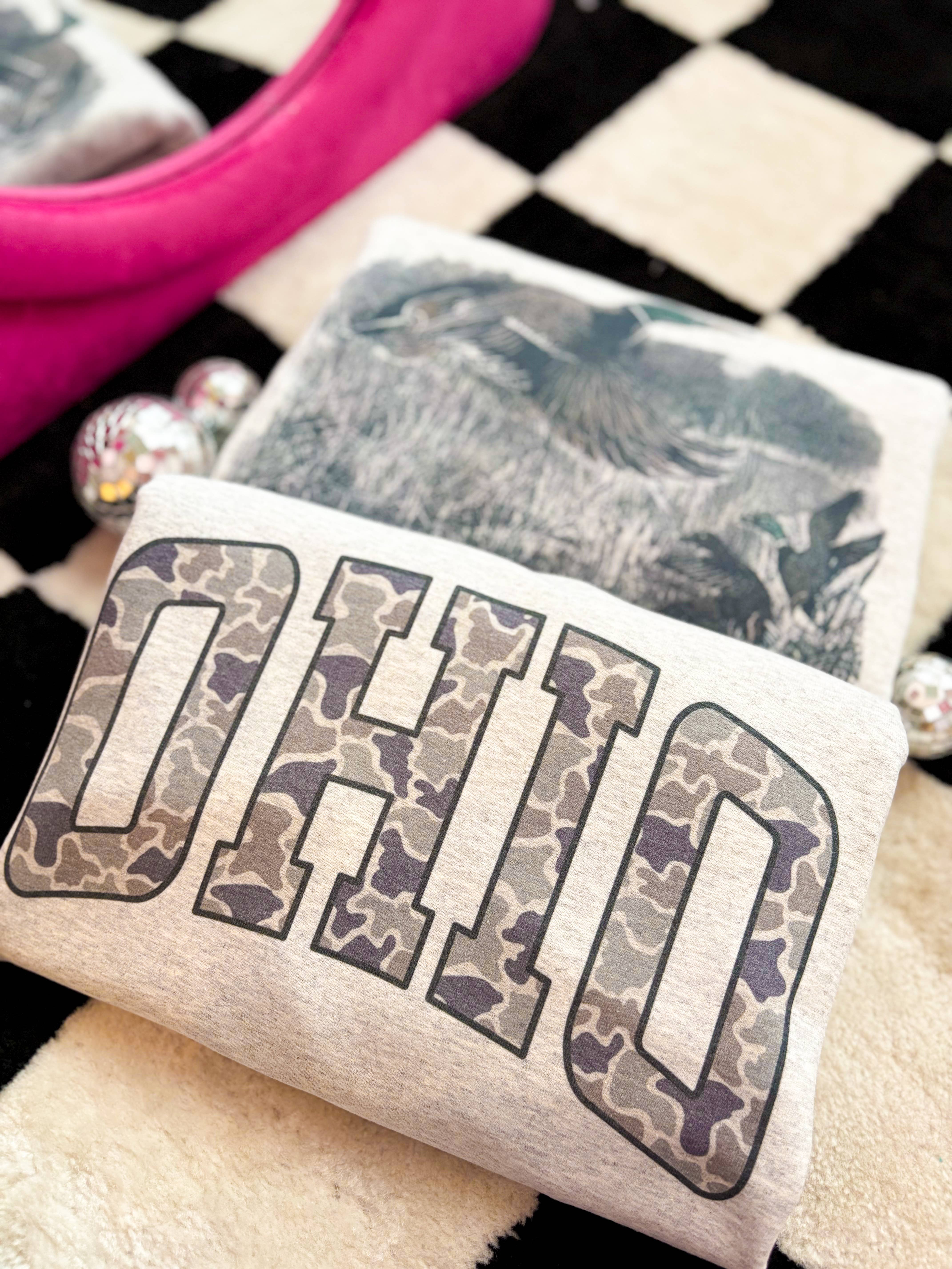 Graphic Tees & Co. - Wholesale Graphic Sweatshirt - Women's - Vintage Mallard Duck Crewneck Sweatshirt | Fall Graphic1