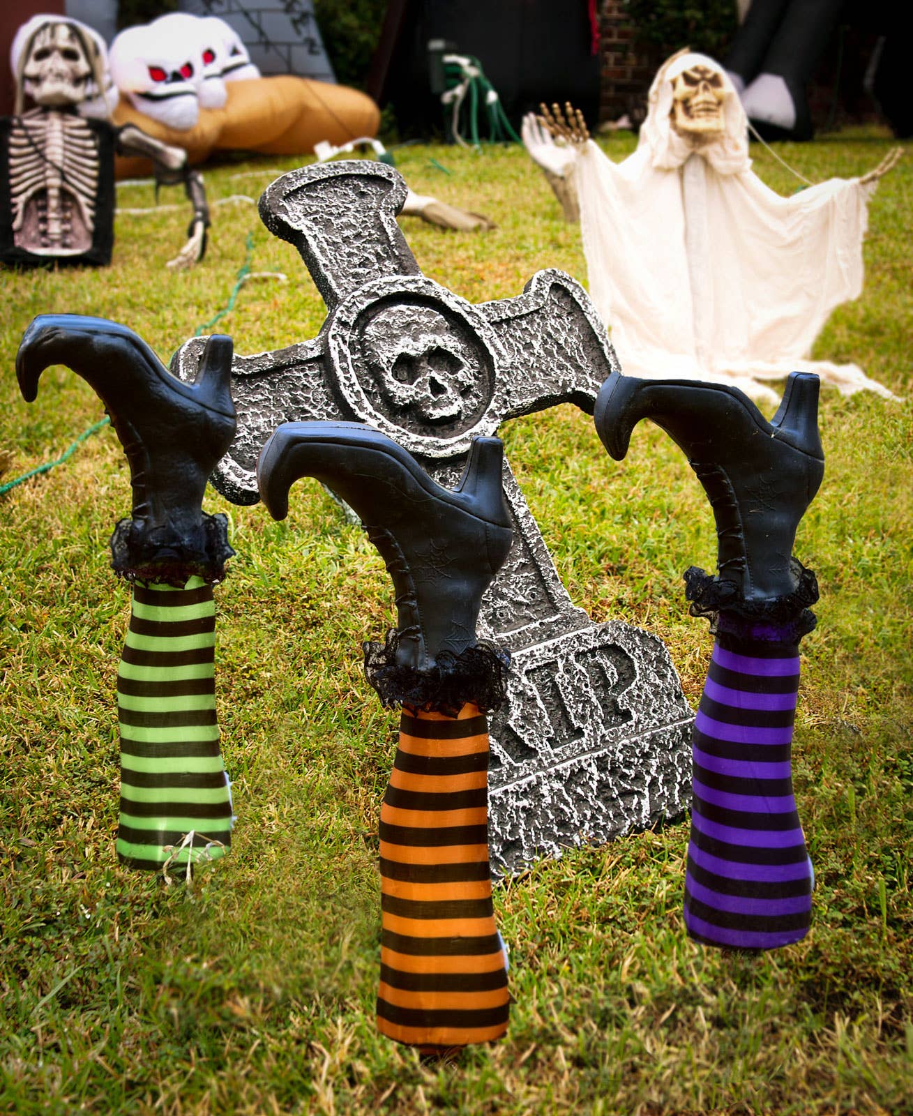 Fun Little Toys – wholesale Outdoor ornament/decor – 3 PCs Halloween Witch Leg Lights6