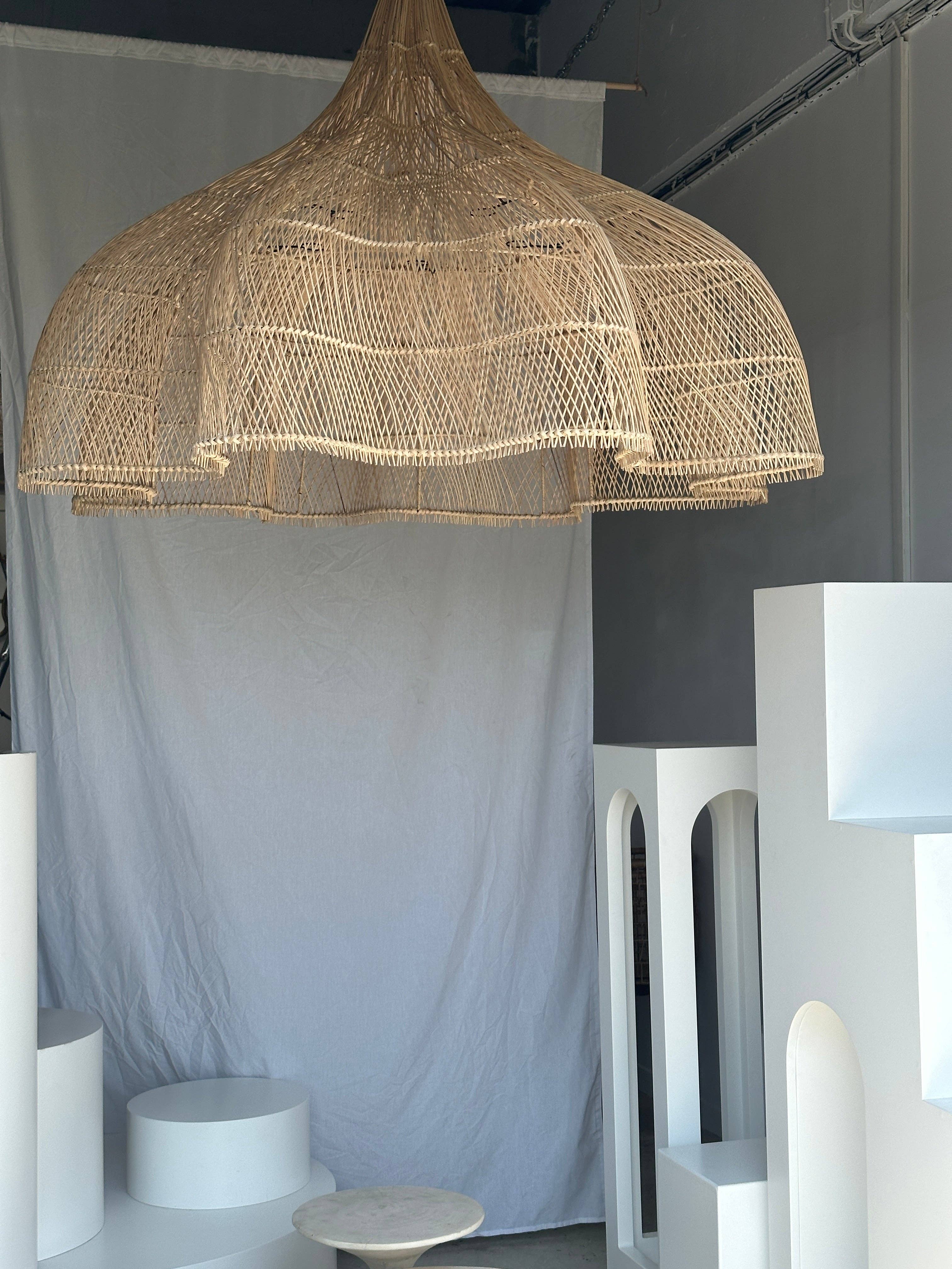 Office Objets - Wholesale Chandelier/Hanging Light - Immense rattan suspension in the shape of a flower, tulip, corolla H:1m; D:1m5023