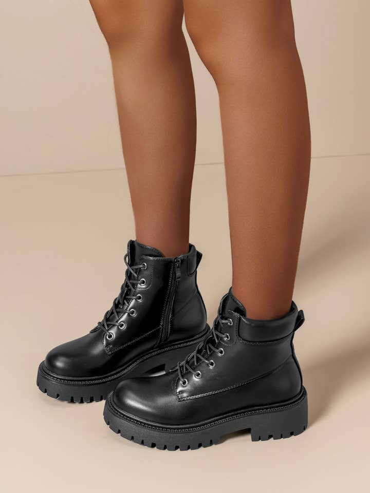 C'M PARIS - Wholesale Combat/Military Boots - Women's - Thick-Soled Ranger Boots with Padded Collar 683333